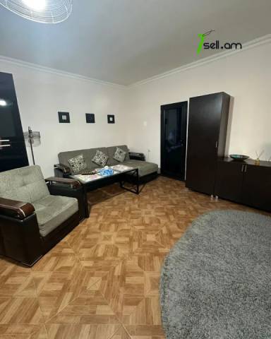 Մեկ հարկանի քարե տուն Բադալ Մուրադյանի փողոցում Նոր Նորքում, 71 քմ, կապիտալ վերանորոգված