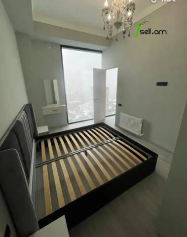 3 սենյականոց բնակարան նորակառույց շենքում Արամ Խաչատրյան փողոցում, 65 քմ, բարձր առաստաղներ