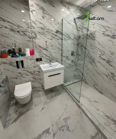 2 սենյականոց բնակարան նորակառույց շենքում Ռոստոմի փողոցում, 53 քմ, նախավերջին հարկ, բարձր առաստաղներ