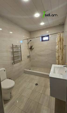 Երկու հարկանի քարե տուն Նոր Արեշի 7րդ փողոցում Էրեբունիում, 470 քմ, 3+ սանհանգույց