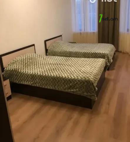Երկու հարկանի քարե տուն, Գ-1 թաղամաս Աջափնյակում, 250 ք.մ., 2 սանհանգույց, կապիտալ վերանորոգված