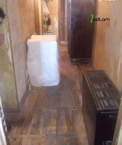 2 սենյականոց բնակարան, Շոպրոն փողոցի 4-րդ նրբանցք, 67 քմ, 3/5 հարկ, մի քանի պատշգամբ, քարե շենք