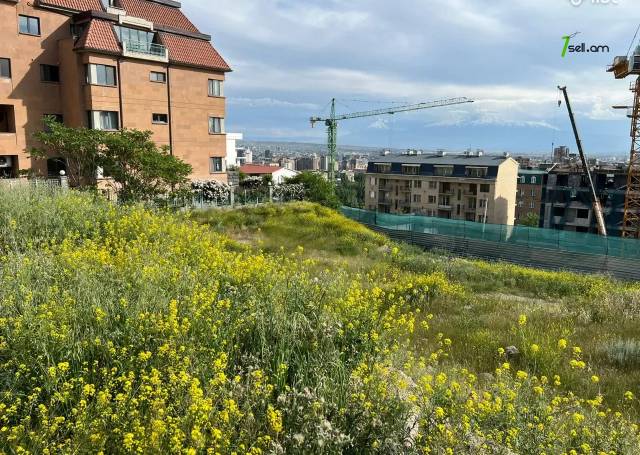 Հողատարածք բնակելի շինությունների համար Վերին Անտառային փողոցում կենտրոնում, 1164 քմ