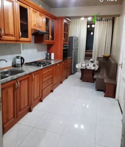 4 սենյականոց բնակարան Քանաքեռ Զեյթունում, 104 ք.մ., բարձր առաստաղներ, 3/5 հարկ, մասնակի վերանորոգում