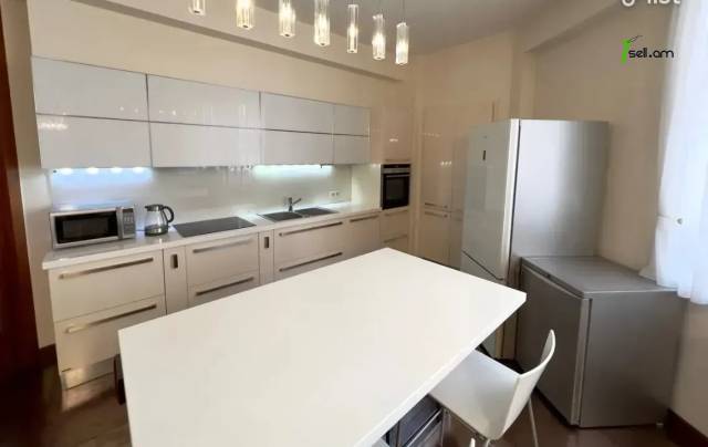 4 սենյականոց բնակարան նորակառույց շենքում Հյուսիսային պողոտայում, 200 ք.մ., 4/9 հարկ, 2 սանհանգույց