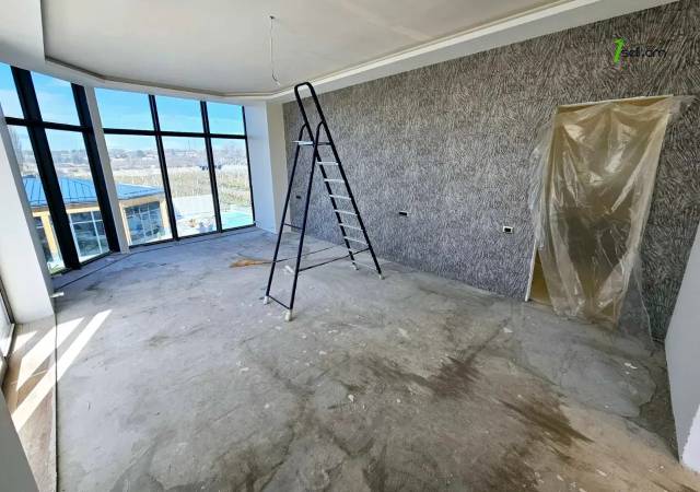 Երկու հարկանի տուն Ամառանոցային փողոցում Ձորաղբյուրում, 2600 ք.մ., 3+ սանհանգույց