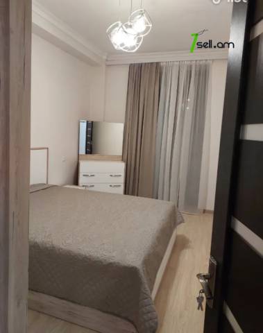 3 սենյականոց բնակարան նորակառույց շենքում Նիկողայոս Ադոնցի փողոցում, 75 ք.մ., 2 սանհանգույց