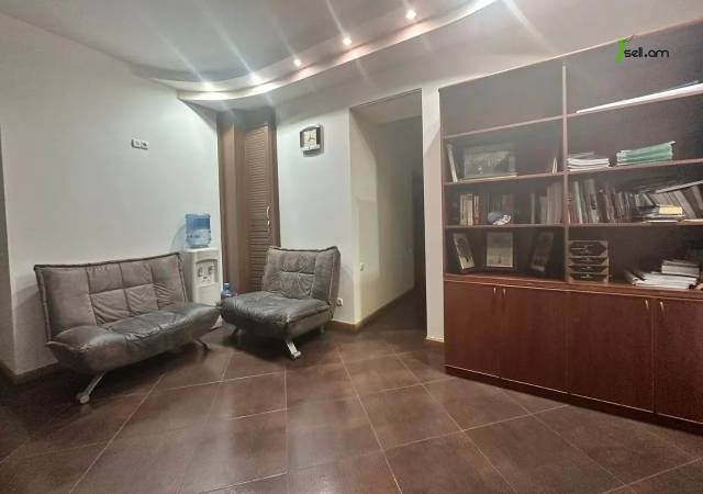 4 սենյականոց բնակարան Թումանյան փողոցում, 110 քմ, 2/4 հարկ, 2 սանհանգույց, եվրովերանորոգված