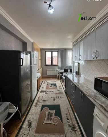 3 սենյականոց բնակարան Աղբյուր Սերոբի փողոցում, 83 ք.մ., 11/16 հարկ, մասնակի վերանորոգում