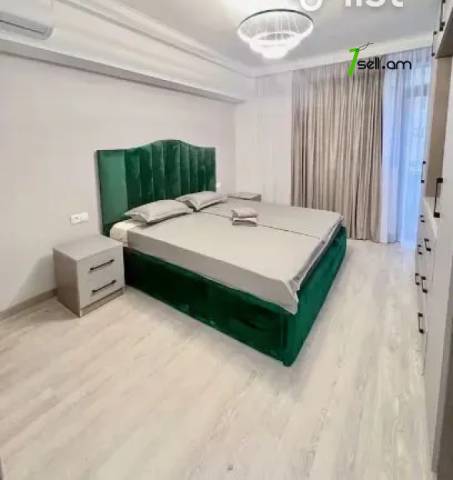 2 սենյականոց բնակարան Սարյանի փողոցում, 81 ք.մ., 2 սանհանգույց, բարձր առաստաղներ, 3/10 հարկ