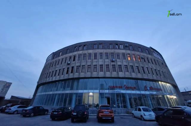 1 սենյականոց բնակարան նորակառույց շենքում Մելքումովի փողոցում, 23 ք.մ., բարձր առաստաղներ