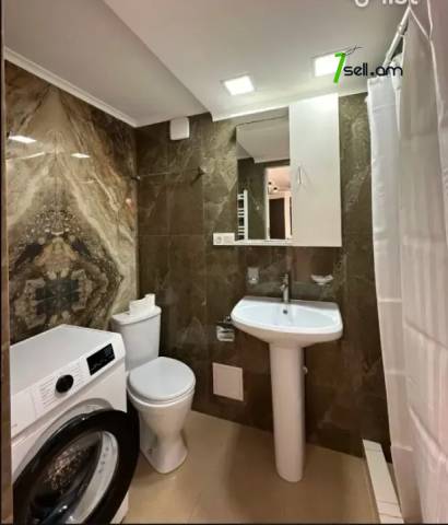 3 սենյականոց բնակարան Գլինկայի փողոցում, 67 քմ, 1/3 հարկ, եվրովերանորոգված, քարե շենք