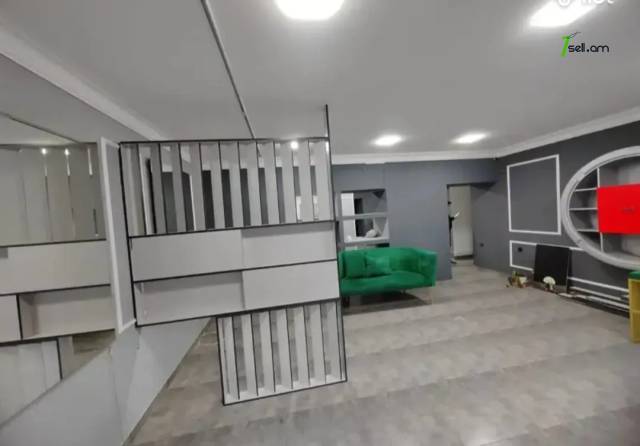 Բազմաֆունկցիոնալ գույք Բայրոնի փողոցում կենտրոնում, 190 ք.մ.