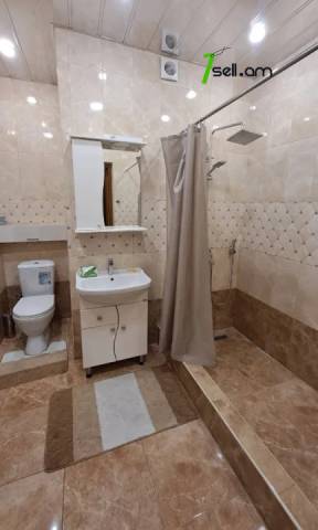 3 սենյականոց բնակարան Տիգրան Մեծի պողոտայում, 75 ք.մ., 3/9 հարկ, 2 սանհանգույց, կապիտալ վերանորոգված