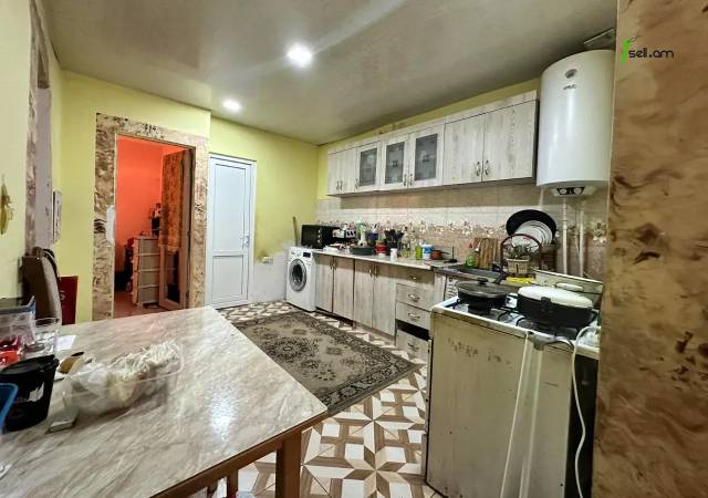 Մեկ հարկանի քարե տուն Ծխախոտագործների փողոցում կենտրոնում, 130 ք.մ., կոսմետիկ վերանորոգում