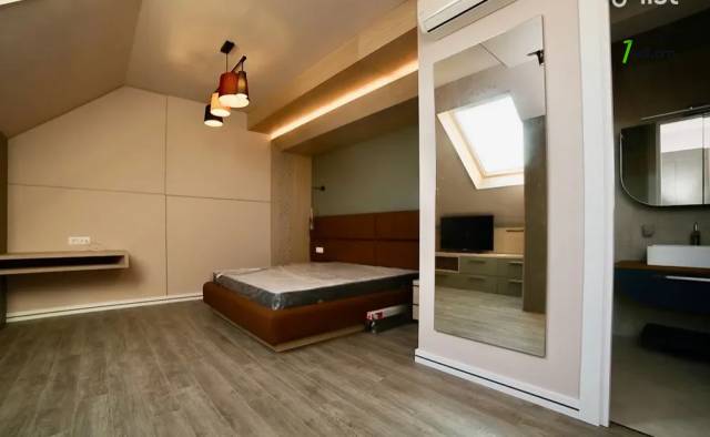 4 սենյականոց բնակարան Նալբանդյան փողոցում, 144 քմ, 2 սանհանգույց, բարձր առաստաղներ