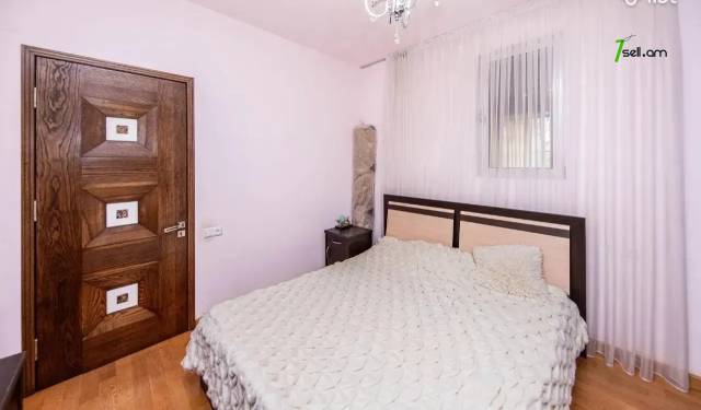 4 սենյականոց բնակարան նորակառույց շենքում Երվանդ Քոչարի փողոցում, 98 ք.մ., 2 սանհանգույց