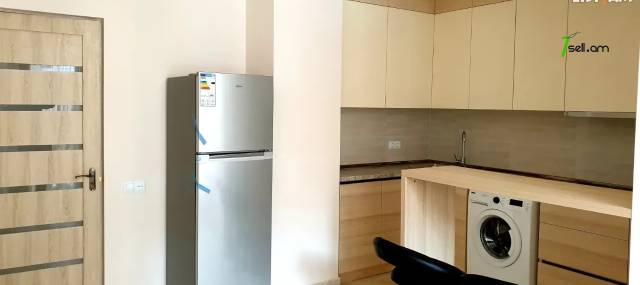 3 սենյականոց բնակարան նորակառույց շենքում Նիկողայոս Ադոնցի փողոցում, 92 ք.մ., բարձր առաստաղներ