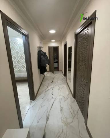 3 սենյականոց բնակարան Բագրատունյաց պողոտայում, 100 ք.մ., 2/5 հարկ, մի քանի պատշգամբ