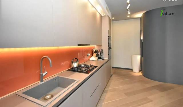 3 սենյականոց բնակարան նորակառույց շենքում Կոմիտասի պողոտայում, 106 ք.մ., բարձր առաստաղներ