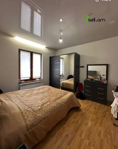 Երկու հարկանի քարե տուն Գևորգ Հովսեփյանի փողոցում Նորք Մարաշում, 282 քմ, 2 սանհանգույց