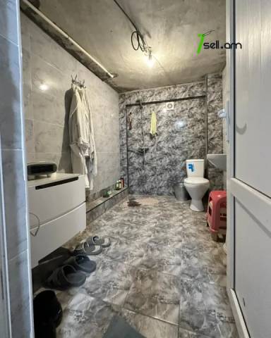 Երկու հարկանի քարե տուն 19-րդ փողոցում Շենգավիթում, 500 քմ, 2 սանհանգույց, կապիտալ վերանորոգված