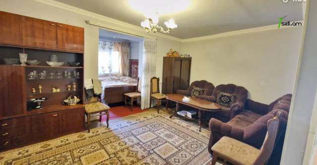 1 սենյականոց բնակարան Դրոյի փողոցում, 40 քմ, 3/5 հարկ, մասնակի վերանորոգում, քարե շենք