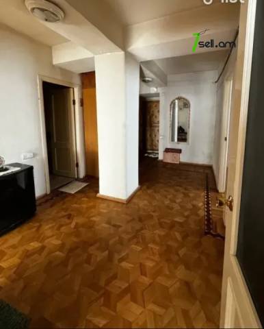 3 սենյականոց բնակարան Րաֆֆու փողոցում, 84 քմ, 13/15 հարկ, մի քանի պատշգամբ, կոսմետիկ վերանորոգում