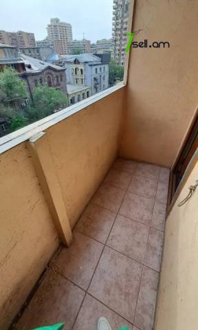 3 սենյականոց բնակարան Ամիրյան փողոցում, 72 քմ, 6/9 հարկ, կապիտալ վերանորոգված