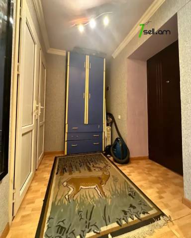 1 սենյականոց բնակարան Շինարարների փողոցում, 29 քմ, 1/5 հարկ, կապիտալ վերանորոգված, քարե շենք