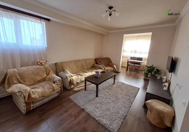 3 սենյականոց բնակարան Մարշալ Բաղրամյան պողոտայում, 86 ք.մ., նախավերջին հարկ, կապիտալ վերանորոգված