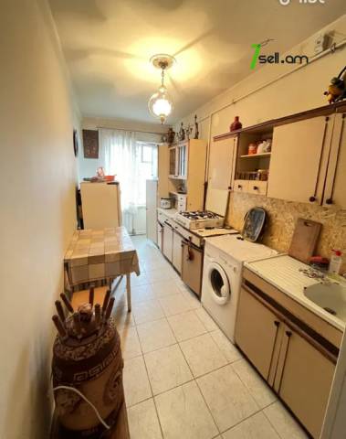 3 սենյականոց բնակարան Զաքարիա Քանաքեռցու փողոցում, 79 քմ, 6/9 հարկ, մի քանի պատշգամբ