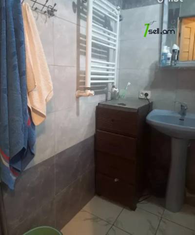 2 սենյականոց բնակարան Լուկաշինի փողոցում, 64 ք.մ., նախավերջին հարկ, մի քանի պատշգամբ