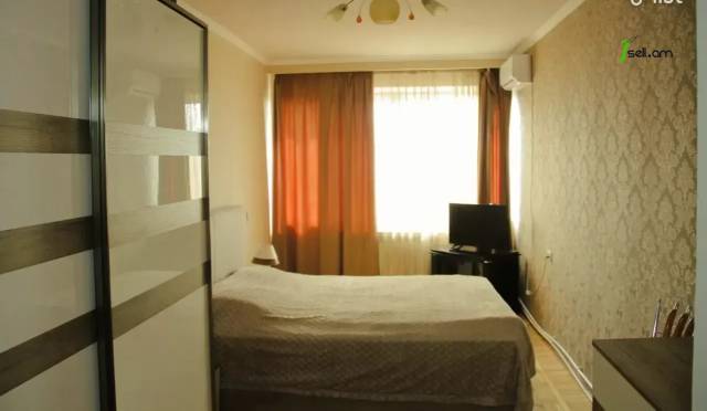 4 սենյականոց բնակարան Դրոյի փողոցում, 91 ք.մ., կապիտալ վերանորոգված, քարե շենք