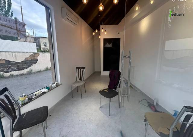 Բազմաֆունկցիոնալ գույք Նվեր Սաֆարյան փողոցում Նոր Նորքում, 16 քմ