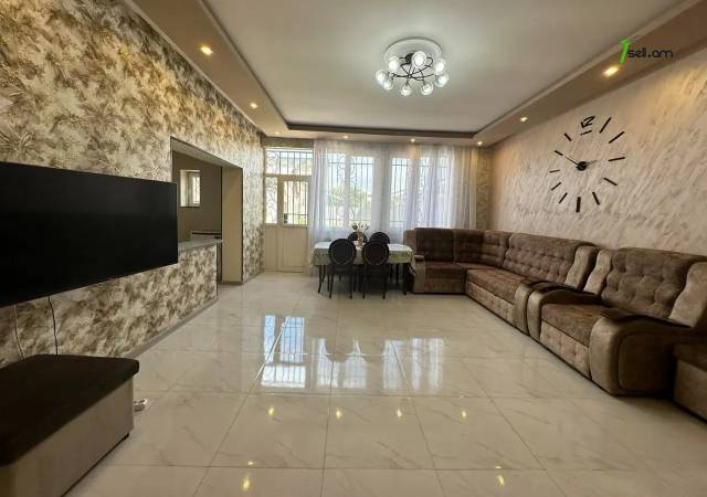 Երկու հարկանի քարե տուն Նոր Արեշի 22-րդ փողոցում Էրեբունիում, 140 քմ, 2 սանհանգույց