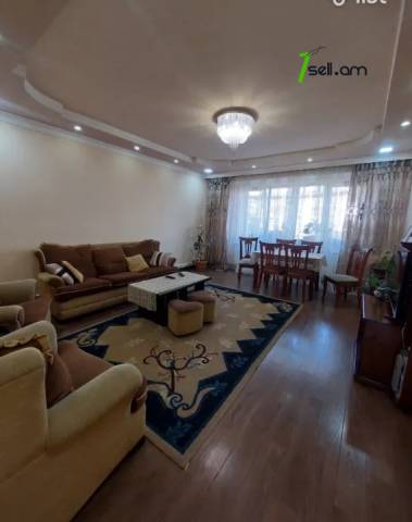 3 սենյականոց բնակարան Խաղաղ Դոնի փողոցում, 81 ք.մ., 3/9 հարկ, կապիտալ վերանորոգված