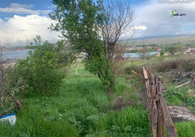 Հողատարածք բնակելի շինությունների համար Ավանում, 800 քմ