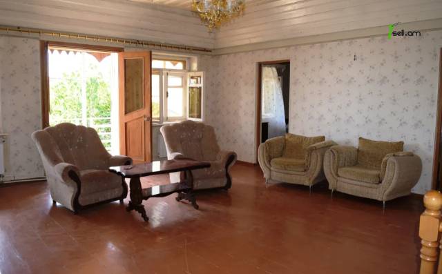Երկու հարկանի քարե տուն, Պավլովի փողոցի 2-րդ նրբանցք Գյումրիում, 286 ք.մ., 2 սանհանգույց