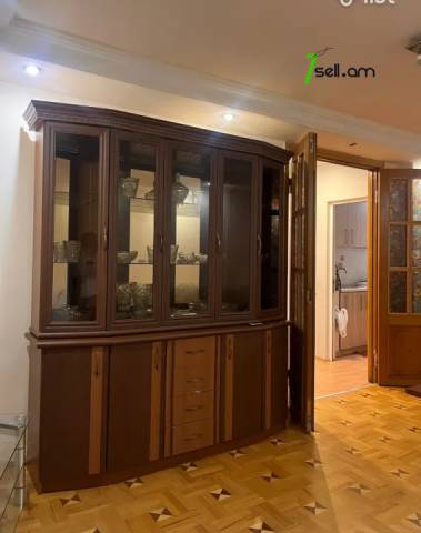 4 սենյականոց բնակարան Հրաչյա Աճառյանի փողոցում, 103 քմ, կապիտալ վերանորոգված, քարե շենք