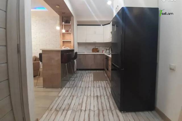 3 սենյականոց բնակարան նորակառույց շենքում Եկմալյան փողոցում, 80 ք.մ., 5/18 հարկ, բարձր առաստաղներ