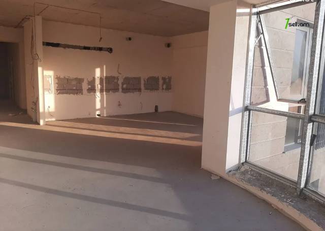 3 սենյականոց բնակարան նորակառույց շենքում Պարոնյան փողոցում, 121 ք.մ., բարձր առաստաղներ, 10/13 հարկ