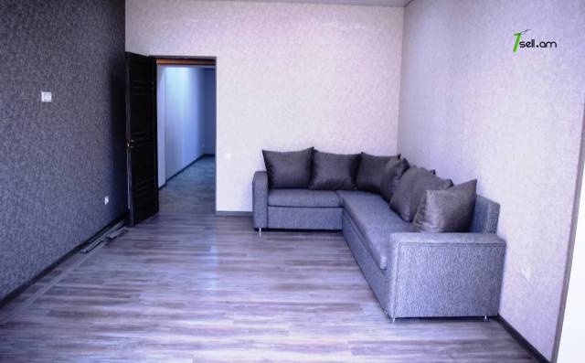 2 սենյականոց բնակարան Շիրակացու փողոցում, 70 քմ, 1/3 հարկ, կապիտալ վերանորոգված, քարե շենք