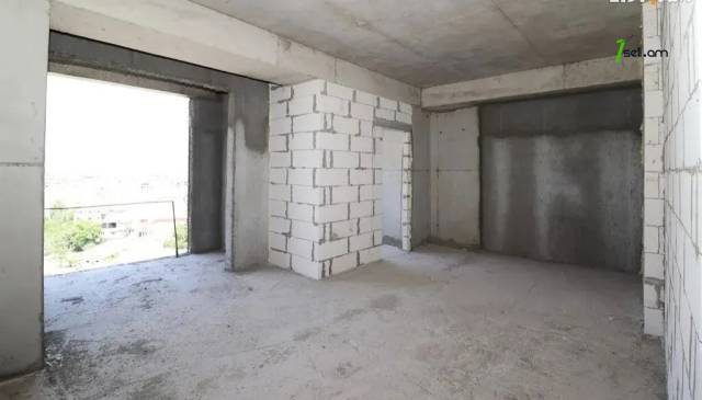 2 սենյականոց բնակարան Ղափանցյան փողոցում, 80 ք.մ., բարձր առաստաղներ, 9/16 հարկ