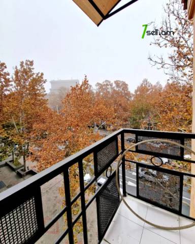 3 սենյականոց բնակարան Մեսրոպ Մաշտոցի պողոտայում, 92 ք.մ., բարձր առաստաղներ, եվրովերանորոգված