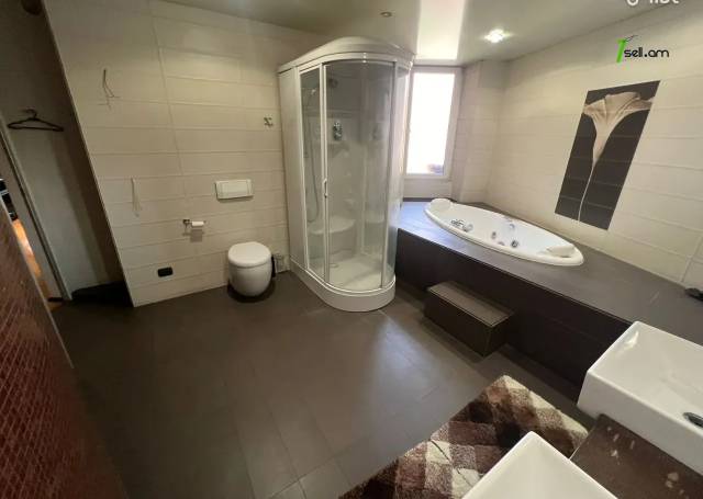 Ընդարձակ 5 սենյականոց բնակարան նորակառույց շենքում Հյուսիսային պողոտայում, 258 քմ, 5/8 հարկ