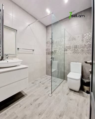 Երկու հարկանի քարե տուն Գոգոլի փողոցում Քանաքեռ Զեյթունում, 650 ք.մ., 3+ սանհանգույց