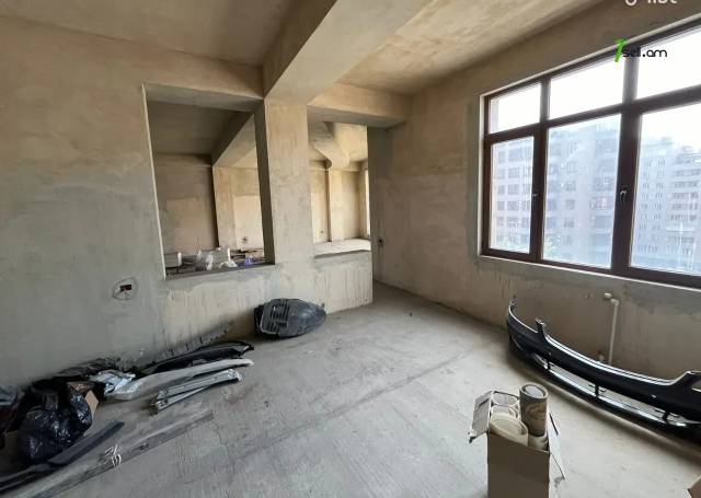 Ընդարձակ 4 սենյականոց բնակարան նորակառույց շենքում Աբովյան փողոցում, 225 քմ, 6/14 հարկ