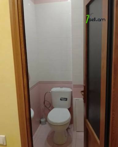 4 սենյականոց բնակարան Հովհաննես Թումանյանի փողոցում, 107 ք.մ., բարձր առաստաղներ, 2/5 հարկ