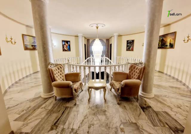 Երկու հարկանի քարե տուն Դավթաշենի 7-րդ փողոցում Դավիթաշենում, 1000 ք.մ., 3+ սանհանգույց